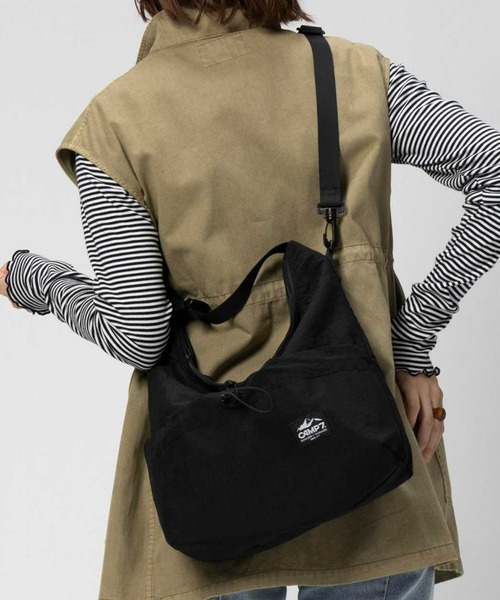 CAMP7（キャンプセブン）の「【CAMP7】ドロストバックルバッグ（ショルダーバッグ・レディース・ベージュ/ブラック・ONE SIZE）」の2枚目の写真