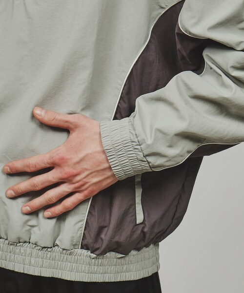 tk.TAKEO KIKUCHI（ティーケータケオキクチ）の「◆ナイロンアノラックブルゾン（セットアップ対応）（ブルゾン・メンズ・ブラック系4/グレー系4・88）」の6枚目の写真