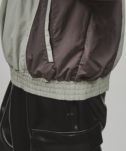 tk.TAKEO KIKUCHI（ティーケータケオキクチ）の「◆ナイロンアノラックブルゾン（セットアップ対応）（ブルゾン・メンズ・ブラック系4/グレー系4・88）」の4枚目の写真