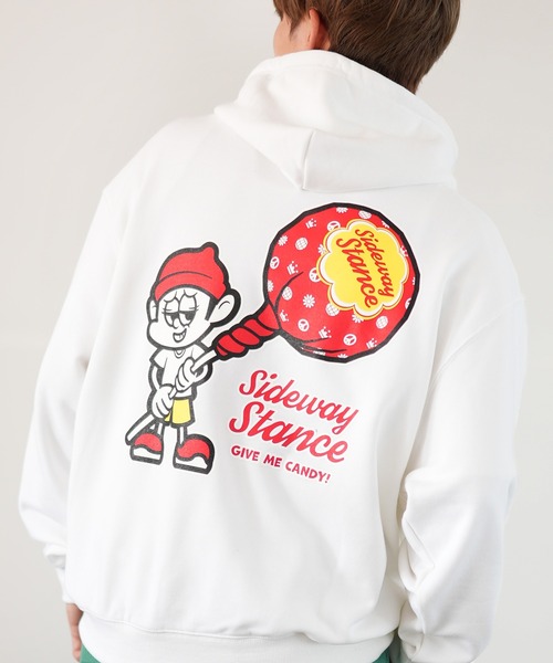 SIDEWAY STANCE（サイドウェイスタンス）の「【SIDEWAY STANCE】オリジナルプリント スウェット パーカー（パーカー・メンズ・ホワイト系/ホワイト系1/ホワイト系2/ホワイト系3/ホワイト系4/ブラック系/ブラック系1/ブラック系2/ブラック系3/ブラック系4/グレー系/グレー系1/グレー系3/グレー系4/グレー系2/グレー/ホワイト/ブラック/ネイビー系3/ネイビー系2/ネイビー系1/ネイビー系4/ブラック系5/ネイビー系5/グレー系5/ライトグレー系6/ブラック系6/ネイビー系6・SMALL/MEDIUM/LARGE/X-LARGE）」の3枚目の写真