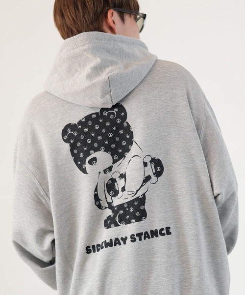 SIDEWAY STANCE（サイドウェイスタンス）の「【SIDEWAY STANCE】オリジナルプリント スウェット パーカー（パーカー・メンズ・ホワイト系/ホワイト系1/ホワイト系2/ホワイト系3/ホワイト系4/ブラック系/ブラック系1/ブラック系2/ブラック系3/ブラック系4/グレー系/グレー系1/グレー系3/グレー系4/グレー系2/グレー/ホワイト/ブラック/ネイビー系3/ネイビー系2/ネイビー系1/ネイビー系4/ブラック系5/ネイビー系5/グレー系5/ライトグレー系6/ブラック系6/ネイビー系6・SMALL/MEDIUM/LARGE/X-LARGE）」の21枚目の写真