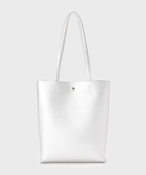 OPAQUE.CLIP（オペークドットクリップ）の「◆【軽量／A4サイズ対応／通勤対応】シュリンク合皮シンプルトートバッグ（トートバッグ・レディース・ベージュ/ライトグレー/ブラック/シルバー・00）」の4枚目の写真