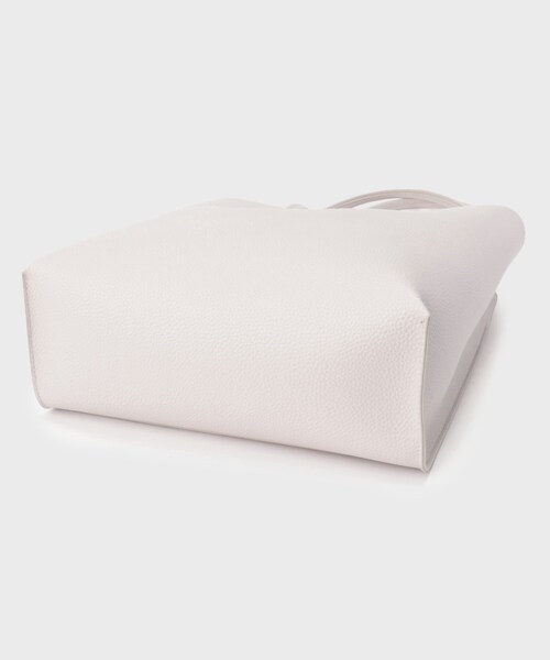 OPAQUE.CLIP（オペークドットクリップ）の「◆【軽量／A4サイズ対応／通勤対応】シュリンク合皮シンプルトートバッグ（トートバッグ・レディース・ベージュ/ライトグレー/ブラック/シルバー・00）」の18枚目の写真