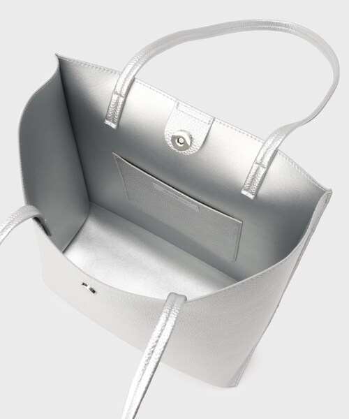 OPAQUE.CLIP（オペークドットクリップ）の「◆【軽量／A4サイズ対応／通勤対応】シュリンク合皮シンプルトートバッグ（トートバッグ・レディース・ベージュ/ライトグレー/ブラック/シルバー・00）」の20枚目の写真