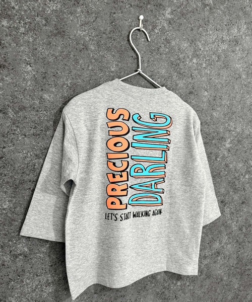 THE CASUAL（カジュアル）の「オーバーサイズ　プリント　ロンT（Tシャツ/カットソー・キッズ・ブラック系/チャコール/ベージュ/ネイビー/パープル/ブラック系1/ベージュ系/オフホワイト/ブラック系2/杢グレー/グレー系/ダークグリーン/ホワイト系/ホワイト系1/ホワイト系2/ブラック・120cm/130cm/140cm/150cm/160cm/110cm）」の10枚目の写真