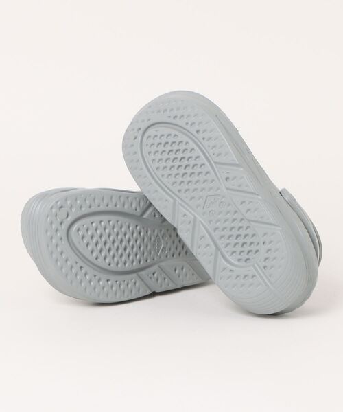 crocs(クロックス)の「《crocs》クロックス オフ グリッド クロッグ(サンダル・メンズ・ライトグレー/ホワイト/ベージュ系その他/ブラック/ネイビー・22.0cm/23.0cm/24.0cm/25.0cm/26.0cm/27.0cm/28.0cm/29.0cm)」の7枚目の写真