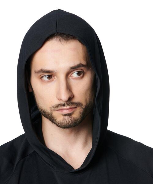 UNDER ARMOUR(アンダーアーマー)の「UAテック ショートスリーブ フーディー(ベースボール/メンズ)(スウェット・メンズ・ブラック・L/XXL/M/XL/S)」の2枚目の写真