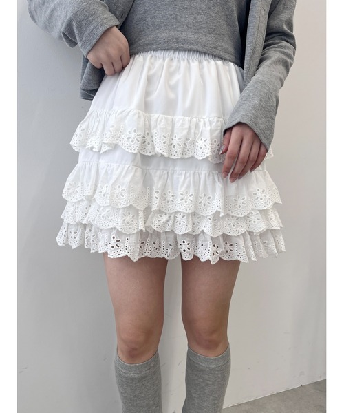 WC（ダブル シー）の「コットンレースティアードミニスカート