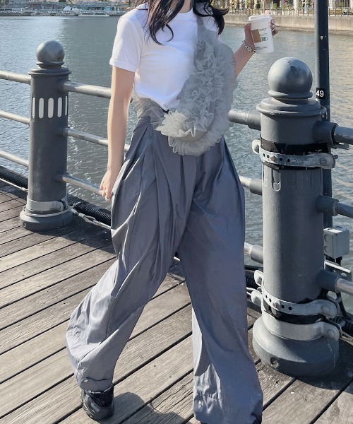 Reurie'(レウリィ)の「チュールショルダーバッグ/tulle shoulder bag シアー フリル ギャザー ワンショルダー ワンハンドル ミニバッグ トートバッグ ガーリー カジュアル 韓国 オーガンジー 3WAY マルチウェイ アイボリー ホワイト 白 ブラック 黒 グレー モノトーン くしゅくしゅ(メッセンジャーバッグ・レディース・ブラック/グレー/アイボリー・FREE)」の17枚目の写真