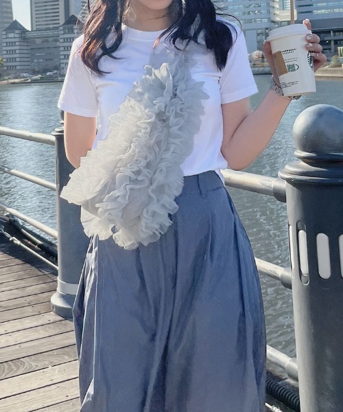 Reurie'(レウリィ)の「チュールショルダーバッグ/tulle shoulder bag シアー フリル ギャザー ワンショルダー ワンハンドル ミニバッグ トートバッグ ガーリー カジュアル 韓国 オーガンジー 3WAY マルチウェイ アイボリー ホワイト 白 ブラック 黒 グレー モノトーン くしゅくしゅ(メッセンジャーバッグ・レディース・ブラック/グレー/アイボリー・FREE)」の18枚目の写真