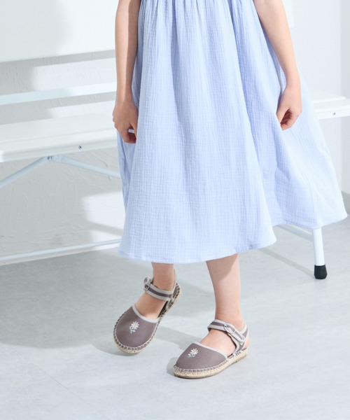 pairmanon（ペアマノン）の「エスパドリーユ風 ワンポイント刺繍サンダル（サンダル・キッズ・ライトベージュ/チャコールグレー・21/16/17/18/19/15 /20）」の6枚目の写真