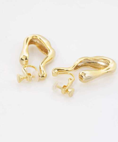 SMELLY（スメリー）の「ニュアンスメタルイヤリング（イヤリング・レディース・ゴールド/シルバー・-）」の4枚目の写真