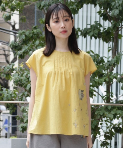 SUPER HAKKA(スーパーハッカ)の「SUPER HAKKA×えんどうゆりこ「夜星のたより」刺繍フレンチスリーブブラウス(シャツ/ブラウス・レディース・ブラック/オフホワイト/イエロー・FREE)」の3枚目の写真