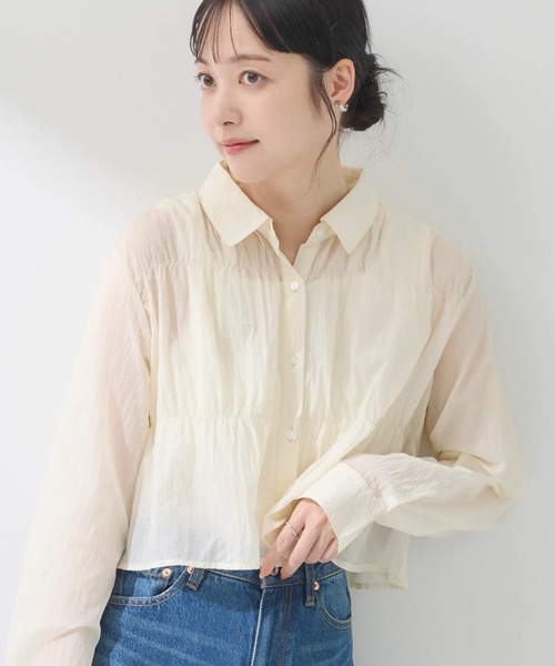 earth music&ecology(アースミュージックアンドエコロジー)の「シャーリングシャツ(シャツ/ブラウス・レディース・アイボリー/グレイッシュベージュ/コーラル・FREE)」の2枚目の写真