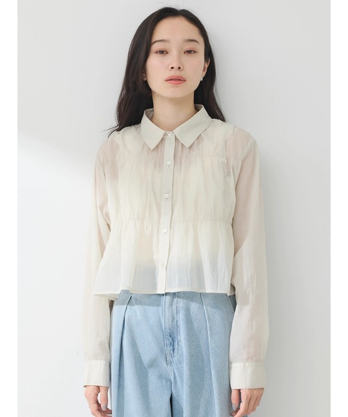 earth music&ecology(アースミュージックアンドエコロジー)の「シャーリングシャツ(シャツ/ブラウス・レディース・アイボリー/グレイッシュベージュ/コーラル・FREE)」の4枚目の写真