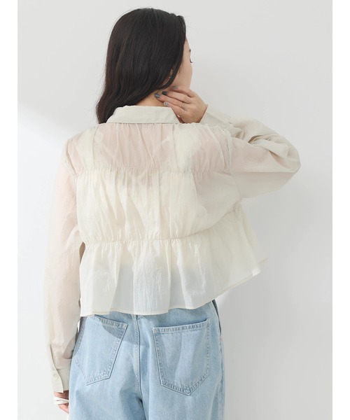 earth music&ecology(アースミュージックアンドエコロジー)の「シャーリングシャツ(シャツ/ブラウス・レディース・アイボリー/グレイッシュベージュ/コーラル・FREE)」の6枚目の写真