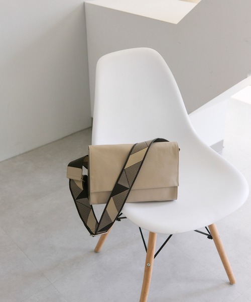 本革/軽量470g》柄ワイドテープショルダーバッグ/ボディバッグ  