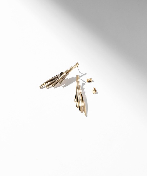 Andemiu(アンデミュウ)の「メタルウィングピアス140081(ピアス(両耳用)・レディース・ゴールド/シルバー・FREE)」の1枚目の写真