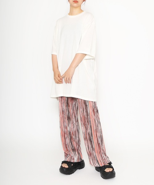 PUNYUS（プニュズ）の「スリーブロゴ刺繍Ｔシャツ（Tシャツ/カットソー・レディース・ベージュ/スミクロ/ホワイト・4/3/2/1）」の12枚目の写真