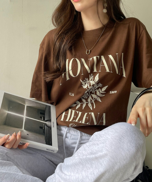 Ada.(エイダ)の「アソート フロントロゴ Tシャツ(Tシャツ/カットソー・レディース・ブラウン/ホワイト×レッド/ホワイト×グリーン/ホワイト×ブルー/ネイビー/チャコール/ブラック/ホワイト・FREE)」の7枚目の写真