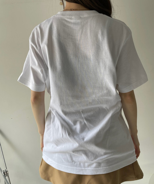 Ada.(エイダ)の「アソート フロントロゴ Tシャツ(Tシャツ/カットソー・レディース・ブラウン/ホワイト×レッド/ホワイト×グリーン/ホワイト×ブルー/ネイビー/チャコール/ブラック/ホワイト・FREE)」の9枚目の写真