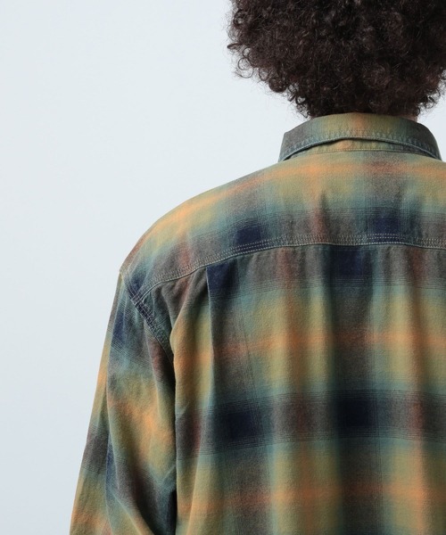 BAYFLOW（ベイフロー）の「インディゴソフトチェックシャツ（シャツ/ブラウス・メンズ・オレンジ/ブラック/ブルー・MEDIUM/LARGE）」の5枚目の写真