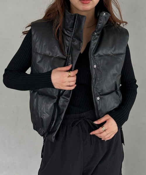 MYMOOD.（マイムード）の「PUクロップド中綿ベスト（ダウンベスト・レディース・ブラウン/ブラック/アイボリー・FREE）」の16枚目の写真