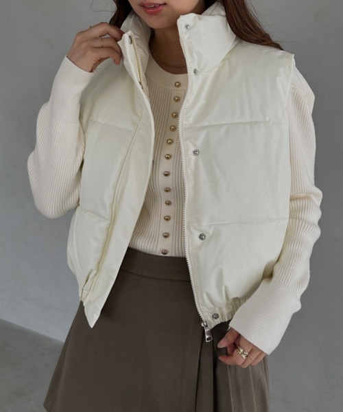 MYMOOD.（マイムード）の「PUクロップド中綿ベスト（ダウンベスト・レディース・ブラウン/ブラック/アイボリー・FREE）」の8枚目の写真