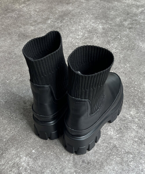CPCM（シーピーシーエム）の「厚底ニットカジュアルブーツ（ブーツ・レディース・アイボリー/ブラック・LARGE/MEDIUM/SMALL）」の10枚目の写真