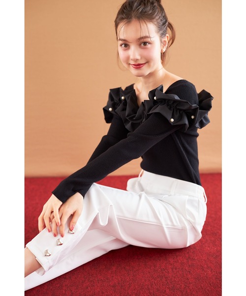 tocco closet(トッコ クローゼット)の「パール付きフリル切り替えリブニットプルオーバー(ニット/セーター・レディース・オフホワイト/ブラック/ピンク・M)」の20枚目の写真