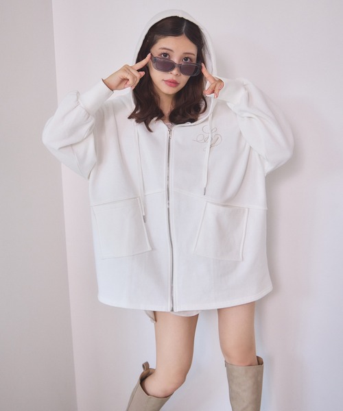 one after another NICE CLAUP（ワンアフターアナザーナイスクラップ）の「ビッグシルエットジップパーカー（パーカー・レディース・オフホワイト/モカ/ベージュ/オートミール/チャコールグレー・FREE）」の9枚目の写真