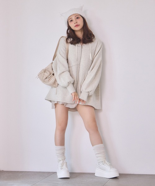 one after another NICE CLAUP（ワンアフターアナザーナイスクラップ）の「ビッグシルエットジップパーカー（パーカー・レディース・オフホワイト/モカ/ベージュ/オートミール/チャコールグレー・FREE）」の7枚目の写真