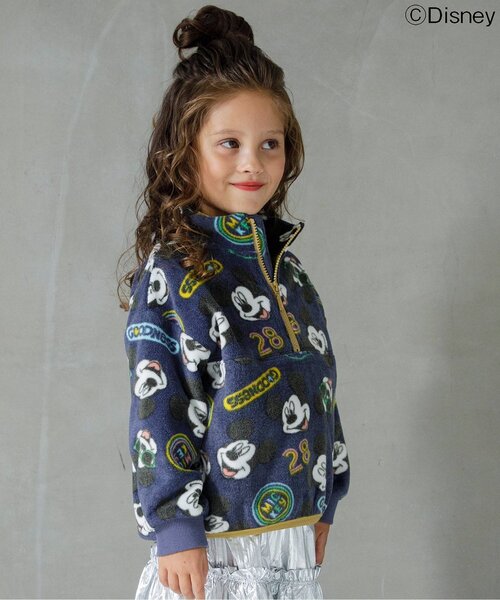 Disney（ディズニー）の「WEB限定 ディズニーキャラクター/総柄フリースプルオーバー（スウェット・キッズ・ネイビー/イエロー・80/90/100/110/120/130/140）」の2枚目の写真