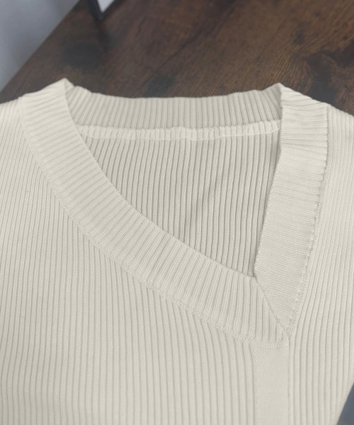 Miniministore(ミニミニストア)の「リブニットトップス フロントスリット(ニット/セーター・レディース・グレー/ブラック/ベージュ/ホワイト・FREE)」の15枚目の写真
