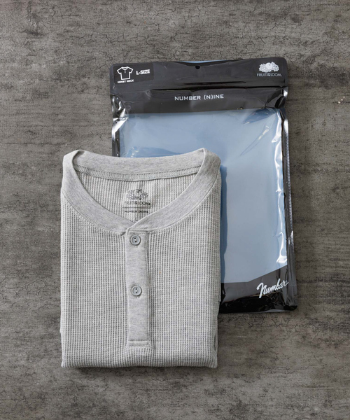 NUMBER (N)INE(ナンバーナイン)の「【FRUIT OF THE LOOMxNUMBER(N)INE 】ヘンリーネックTシャツ(Tシャツ/カットソー・メンズ・ホワイト/ブラック/グレー・M/L/XL)」の3枚目の写真