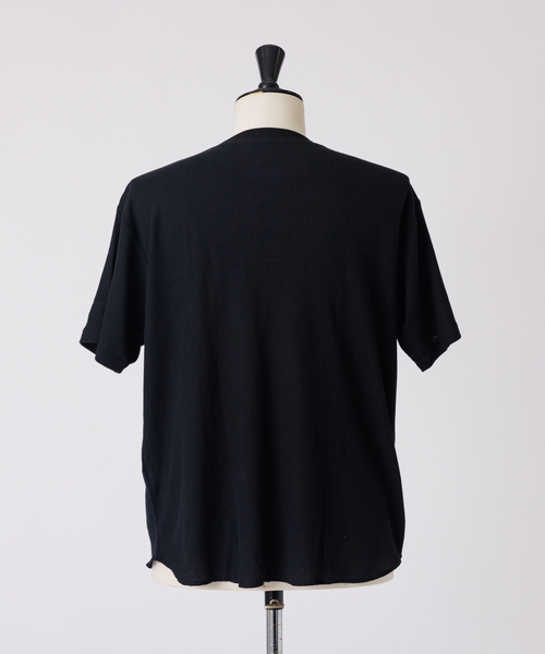 NUMBER (N)INE(ナンバーナイン)の「【FRUIT OF THE LOOMxNUMBER(N)INE 】ヘンリーネックTシャツ(Tシャツ/カットソー・メンズ・ホワイト/ブラック/グレー・M/L/XL)」の6枚目の写真