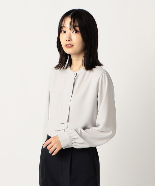 COMME CA ISM（コムサイズム）の「ボウタイ風ブラウス / セットアップ対応（シャツ/ブラウス・レディース・ネイビー/ホワイト/グレー・MEDIUM/LARGE）」の8枚目の写真