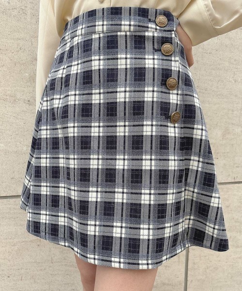 F i.n.t（フィント）の「【セットアップ対応】エンブレム釦ラップ風チェックミニスカート/fint（スカート・レディース・ネイビー×ホワイト/ベージュ×ブラック・FREE）」の2枚目の写真