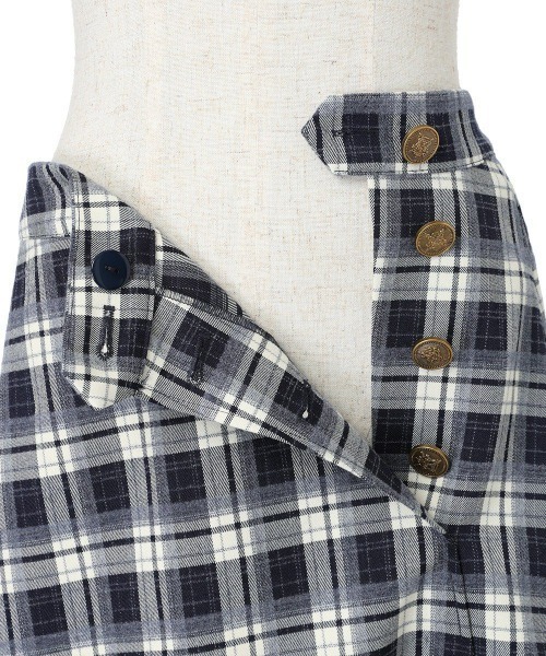 F i.n.t（フィント）の「【セットアップ対応】エンブレム釦ラップ風チェックミニスカート/fint（スカート・レディース・ネイビー×ホワイト/ベージュ×ブラック・FREE）」の14枚目の写真