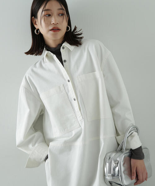 N.（N. Natural Beauty Basic）（エヌエヌナチュラルビューティーベーシック）の「◆サイドスリットオーバーサイズシャツ（シャツ/ブラウス・レディース・オフホワイト/ブルー・MEDIUM）」の3枚目の写真