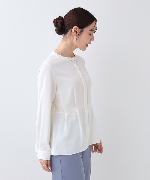 SHOO・LA・RUE（シューラルー）の「【S-3L】さらり軽やか インせず決まる ペプラムブラウス（シャツ/ブラウス・レディース・オフホワイト/ライトグレー・01/02/04/03/05）」の15枚目の写真