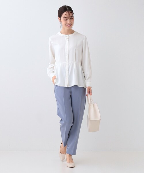 SHOO・LA・RUE（シューラルー）の「【S-3L】さらり軽やか インせず決まる ペプラムブラウス（シャツ/ブラウス・レディース・オフホワイト/ライトグレー・01/02/04/03/05）」の14枚目の写真