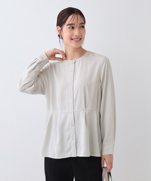 SHOO・LA・RUE（シューラルー）の「【S-3L】さらり軽やか インせず決まる ペプラムブラウス（シャツ/ブラウス・レディース・オフホワイト/ライトグレー・01/02/04/03/05）」の12枚目の写真
