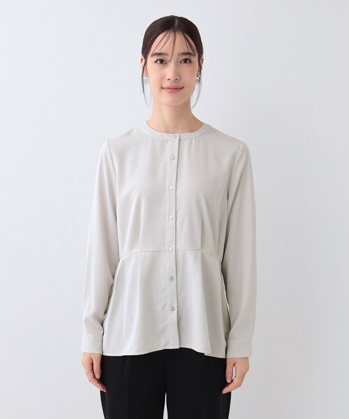 SHOO・LA・RUE（シューラルー）の「【S-3L】さらり軽やか インせず決まる ペプラムブラウス（シャツ/ブラウス・レディース・オフホワイト/ライトグレー・01/02/04/03/05）」の8枚目の写真