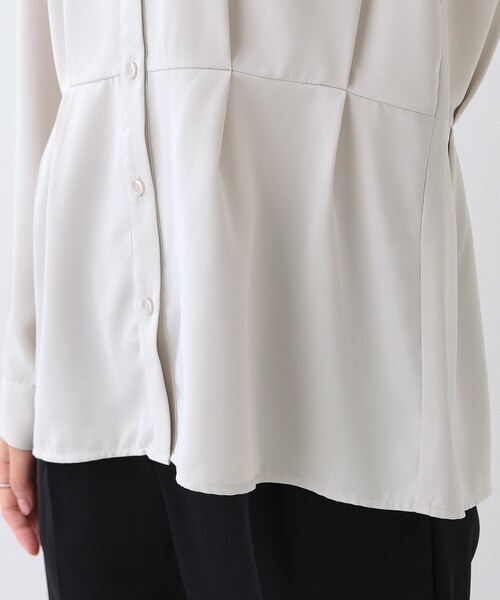 SHOO・LA・RUE（シューラルー）の「【S-3L】さらり軽やか インせず決まる ペプラムブラウス（シャツ/ブラウス・レディース・オフホワイト/ライトグレー・01/02/04/03/05）」の3枚目の写真