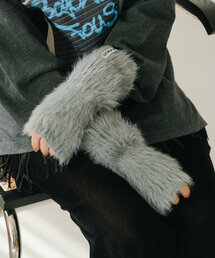 ISSEY MIYAKE me ファーアームウォーマー 黒 グレー ISSEY MIYAKE me