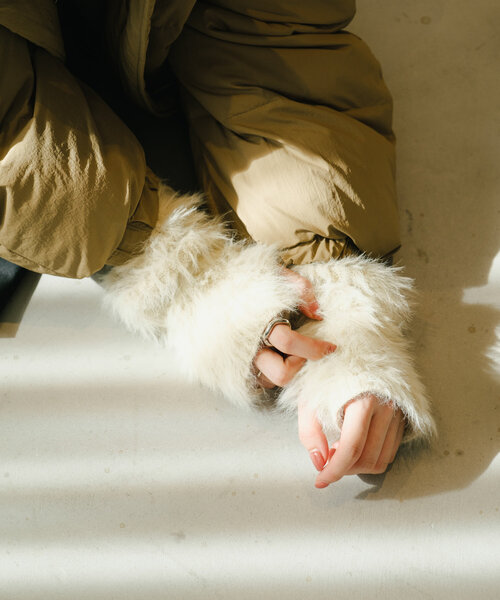 d.i.a ファー付きアームカバー 白と茶色 d.i.a ファー付きアームカバー 白と茶色 d.i.a ファー付きアームカバー