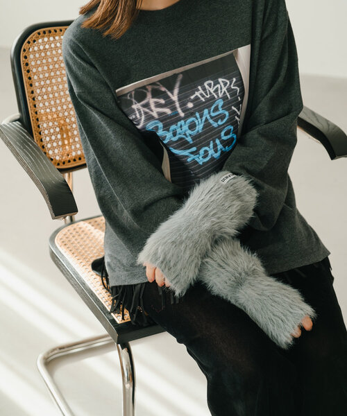 ISSEY MIYAKE me ファーアームウォーマー　黒　グレー ISSEY MIYAKE me ファーアームウォーマー 黒 グレー ISSEY