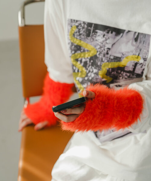 Kastane（カスタネ）の「*【4色展開】ファーアームウォーマー（アームカバー・レディース・ライトグレー/ベージュ/オレンジ/アイボリー・FREE）」の17枚目の写真