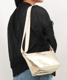 cache cache（カシュ カシュ）の「カシュカシュ cachecache / メタリック舟型ショルダー（ショルダーバッグ）」